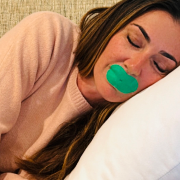 Woman_Sleeping_with_Mouth_Tape.png?v=1737650991